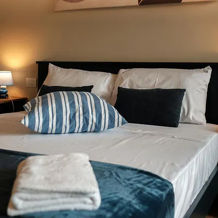 100 Passi Dal Mare - Big House For 10 People Apartamento